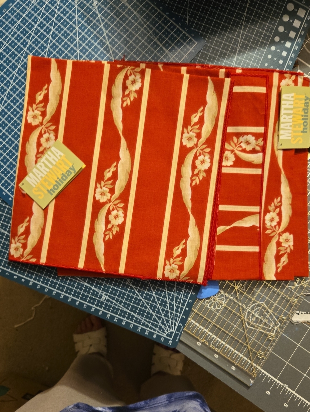 Martha Stewart Set Of 4 Red Stripe Floral  Linen Napkins